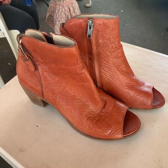 Matisse Shoes - Matisse leather booties size 8.5 great condition